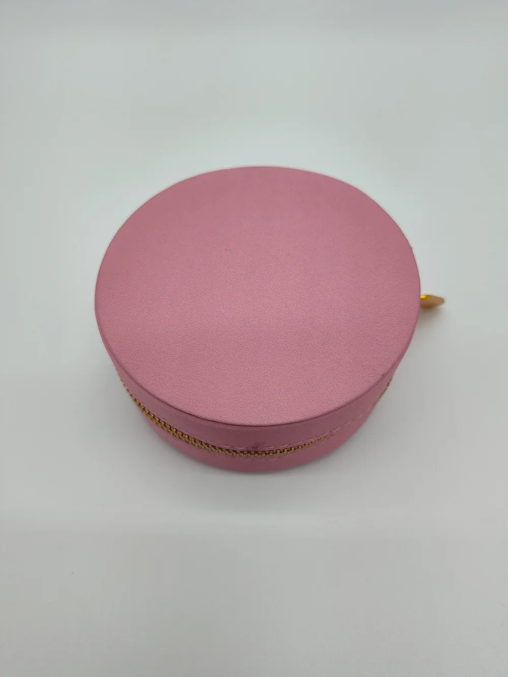 GUCCI Beauty Pink Round Jewelry Case Travel Zip Beauty Collectible NWT